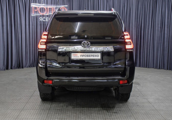 Подержанный автомобиль Toyota Land Cruiser Prado 2020 года (6 фото)