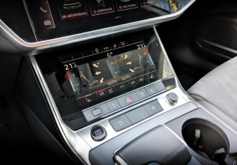 Подержанный автомобиль Audi A7 2022 года (26 фото)