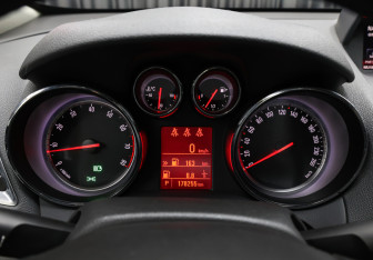 Подержанный автомобиль Opel Mokka 2013 года (13 фото)