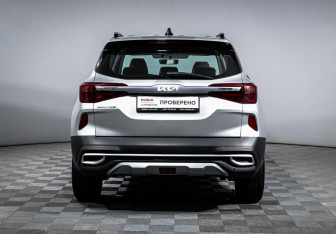 Подержанный автомобиль Kia Seltos 2022 года (6 фото)