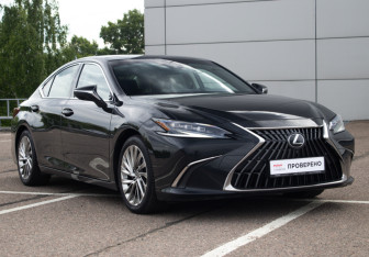 Подержанный автомобиль Lexus ES 2021 года (3 фото)