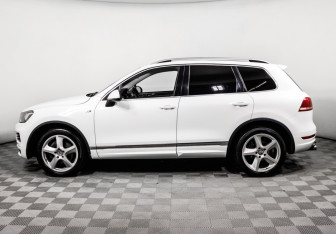 Подержанный автомобиль Volkswagen Touareg 2012 года (8 фото)