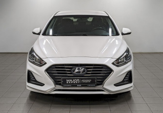 Подержанный автомобиль Hyundai Sonata 2018 года (2 фото)