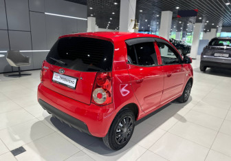 Подержанный автомобиль Kia Picanto 2010 года (4 фото)