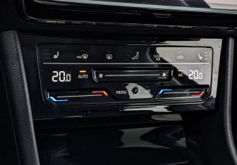 Подержанный автомобиль Skoda Superb Liftback 2020 года (21 фото)