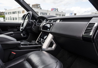 Подержанный автомобиль Land Rover Range Rover 2018 года (13 фото)