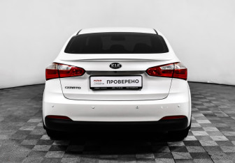 Подержанный автомобиль Kia Cerato Sedan 2013 года (6 фото)