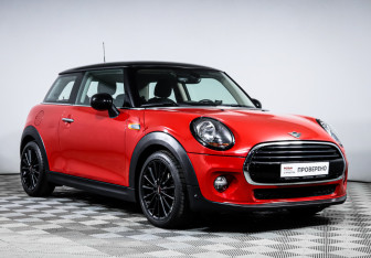 Подержанный автомобиль MINI Hatch 2018 года (3 фото)