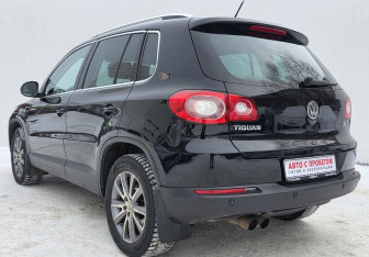 Подержанный автомобиль Volkswagen Tiguan 2009 года (7 фото)