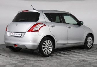 Подержанный автомобиль Suzuki Swift Hatchback 2013 года (5 фото)