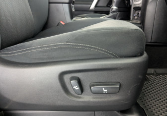 Подержанный автомобиль Toyota Land Cruiser Prado 2021 года (21 фото)