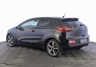 Подержанный автомобиль Kia Ceed Hatchback 2016 года (7 фото)