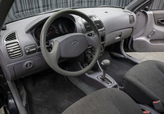 Подержанный автомобиль Hyundai Accent Sedan 2007 года (16 фото)