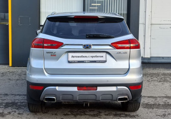 Подержанный автомобиль Geely Atlas 2018 года (6 фото)