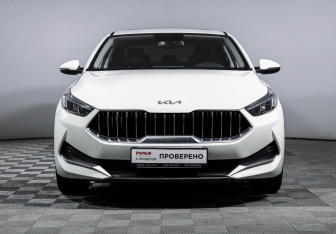 Подержанный автомобиль Kia K3 Sedan 2022 года (2 фото)