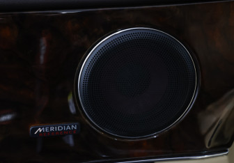 Подержанный автомобиль Jaguar XJ 2013 года (23 фото)