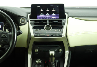 Подержанный автомобиль Lexus NX 2021 года (14 фото)