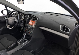 Подержанный автомобиль Citroen C4 Sedan 2016 года (13 фото)