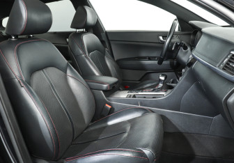 Подержанный автомобиль Kia Optima Sedan 2016 года (14 фото)