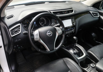 Подержанный автомобиль Nissan Qashqai 2014 года (11 фото)