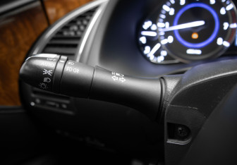 Подержанный автомобиль Infiniti QX80 2017 года (13 фото)