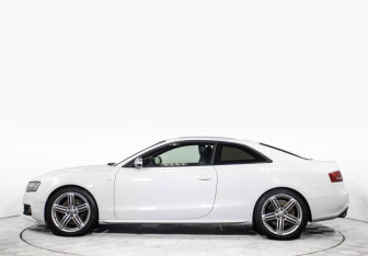Подержанный автомобиль Audi S5 Coupe 2010 года (8 фото)