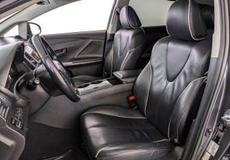 Подержанный автомобиль Toyota Venza 2013 года (19 фото)