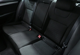 Подержанный автомобиль Skoda Octavia Liftback 2014 года (10 фото)