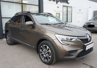 Подержанный автомобиль Renault Arkana 2019 года (3 фото)