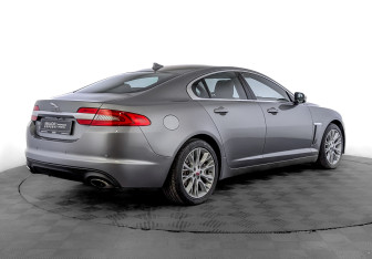Подержанный автомобиль Jaguar XF Sedan 2014 года (5 фото)