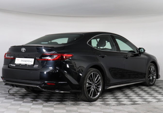 Подержанный автомобиль Toyota Camry Sedan 2025 года (5 фото)