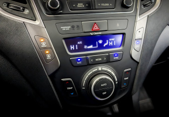 Подержанный автомобиль Hyundai Santa Fe 2016 года (26 фото)