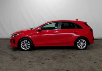 Подержанный автомобиль Kia Ceed Hatchback 2018 года (7 фото)