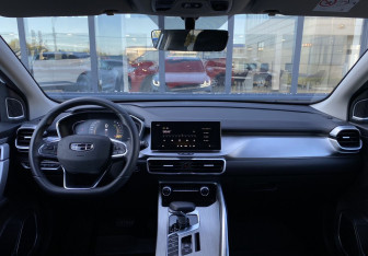 Подержанный автомобиль Geely Coolray 2023 года (11 фото)