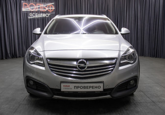 Подержанный автомобиль Opel Insignia Wagon 2014 года (2 фото)