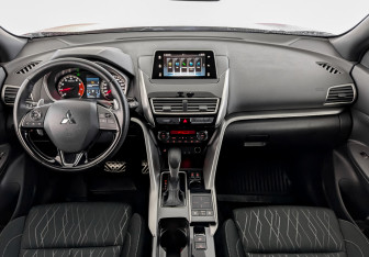 Подержанный автомобиль Mitsubishi Eclipse Cross 2019 года (14 фото)