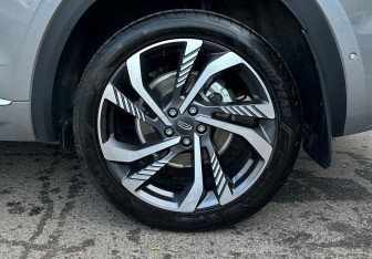 Подержанный автомобиль Geely Monjaro 2024 года (17 фото)