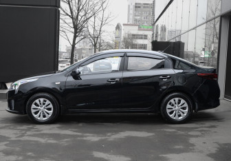 Подержанный автомобиль Kia Rio Sedan 2020 года (8 фото)