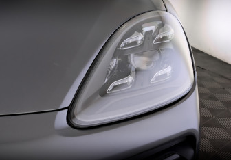 Подержанный автомобиль Porsche Cayenne 2021 года (17 фото)