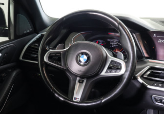 Подержанный автомобиль BMW X5 2019 года (12 фото)