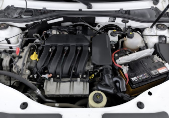 Подержанный автомобиль Nissan Terrano 2014 года (9 фото)