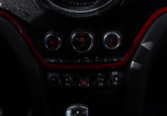 Подержанный автомобиль MINI Countryman 2020 года (3 фото)