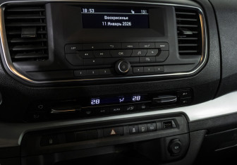 Подержанный автомобиль Citroen SpaceTourer 2021 года (15 фото)