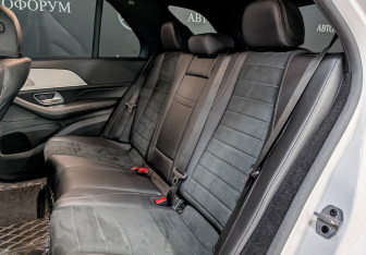 Подержанный автомобиль Mercedes-Benz GLE 2022 года (18 фото)