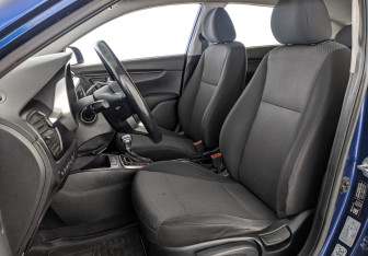 Подержанный автомобиль Kia Rio Hatchback 2021 года (19 фото)