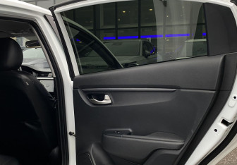 Подержанный автомобиль Kia Rio Sedan 2020 года (28 фото)