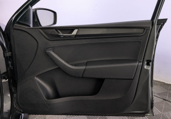 Подержанный автомобиль Skoda Rapid Liftback 2021 года (25 фото)