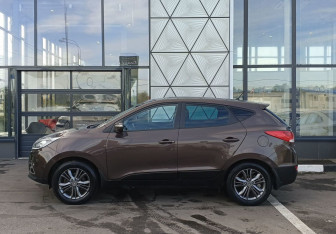Подержанный автомобиль Hyundai ix35 2014 года (8 фото)
