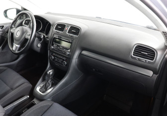 Подержанный автомобиль Volkswagen Golf Hatchback 2011 года (6 фото)