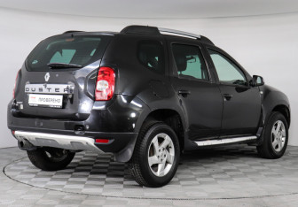 Подержанный автомобиль Renault Duster 2013 года (3 фото)